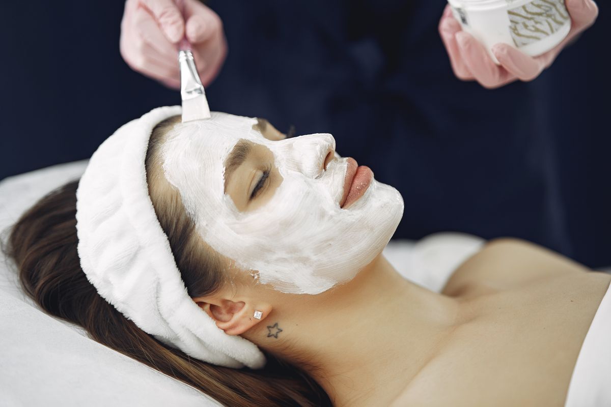 Protocolo facial em andamento na clínica